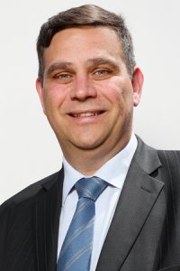 Headshot of Gavin Ameer-Beg who is joint owner of Acclaimed Mortgage Consultancy and is experienced in Financial Advising