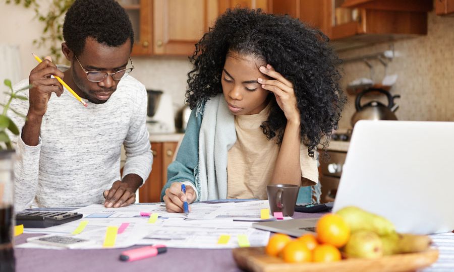 young-couple-doing-paperwork